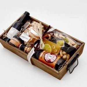 Picos dipstokjes, Zakje cocktailnoten,  Potje bierdip,  Zakje humus kruidenmix